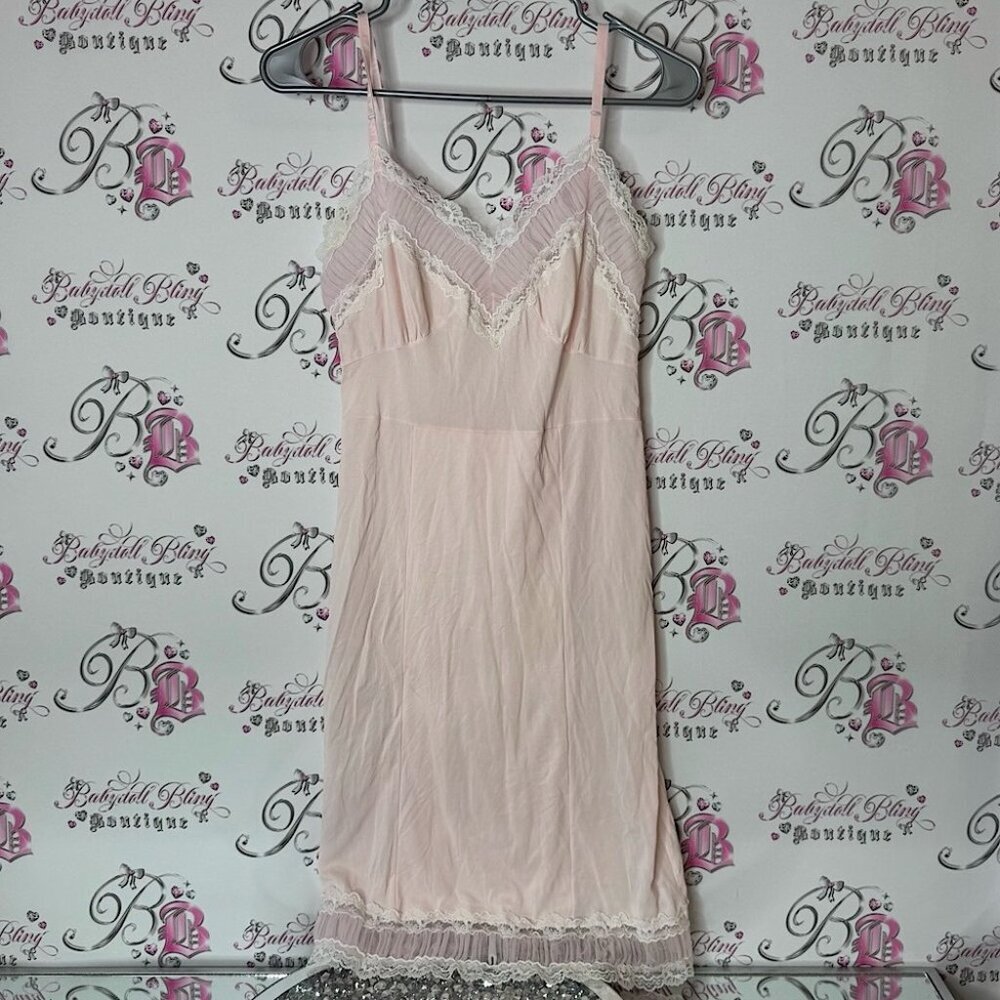 Dress Lacie Elegant light baby Pink Lace Trim Nightgown
